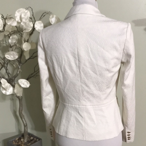 WHITE HOUSE BLACK MARKET WHITE BLAZER - Picture 5 of 5